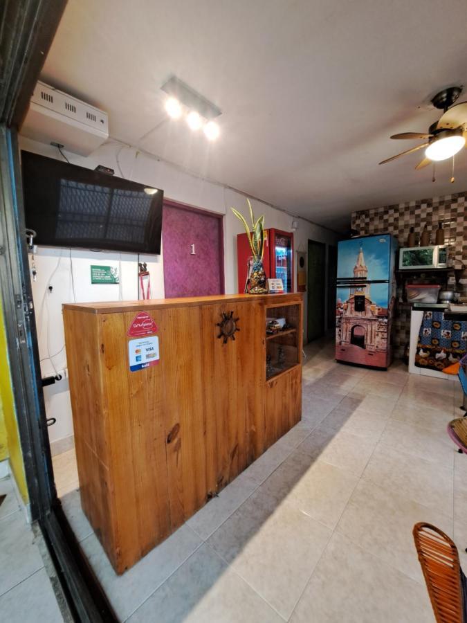 Hostel Shalom Adonai Cartagena Esterno foto