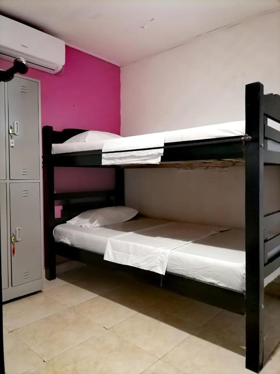 Hostel Shalom Adonai Cartagena Esterno foto