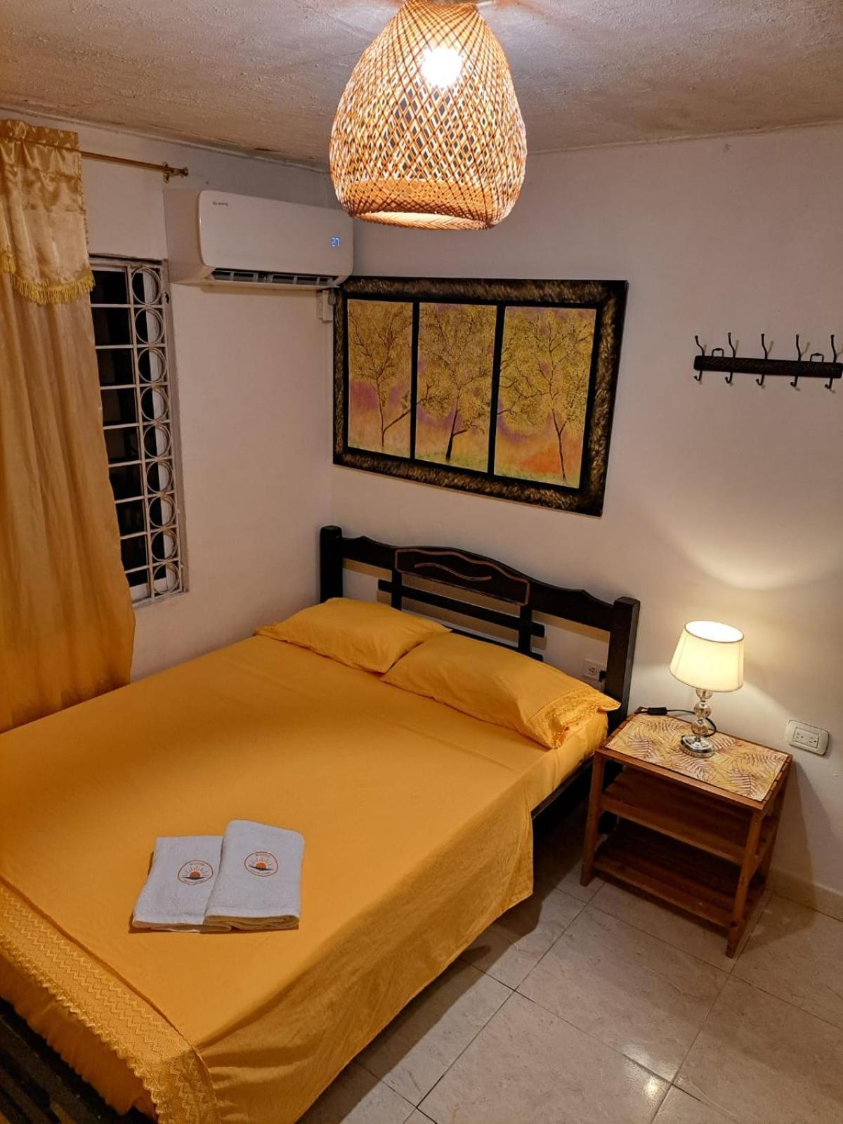 Hostel Shalom Adonai Cartagena Esterno foto