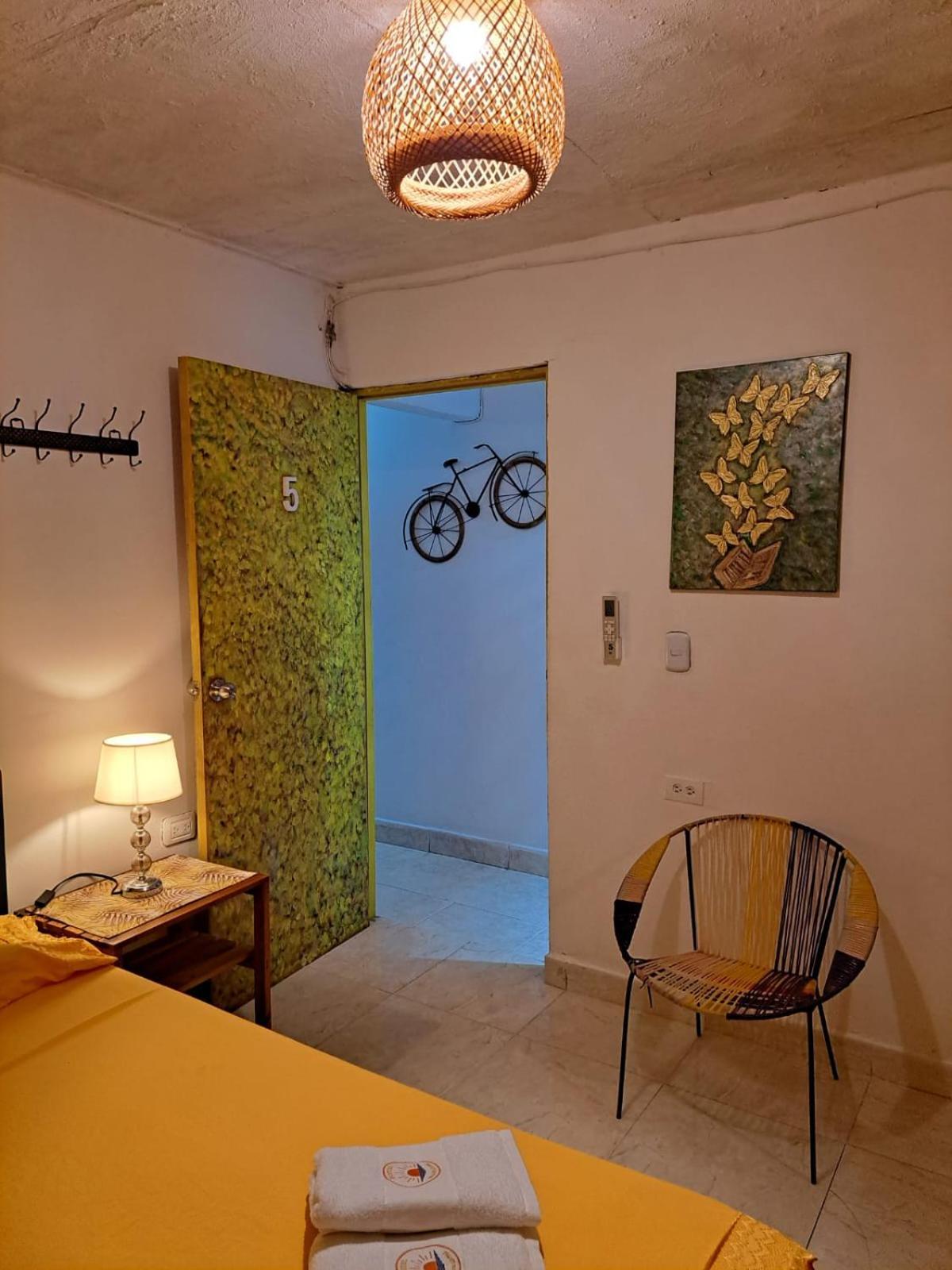 Hostel Shalom Adonai Cartagena Esterno foto