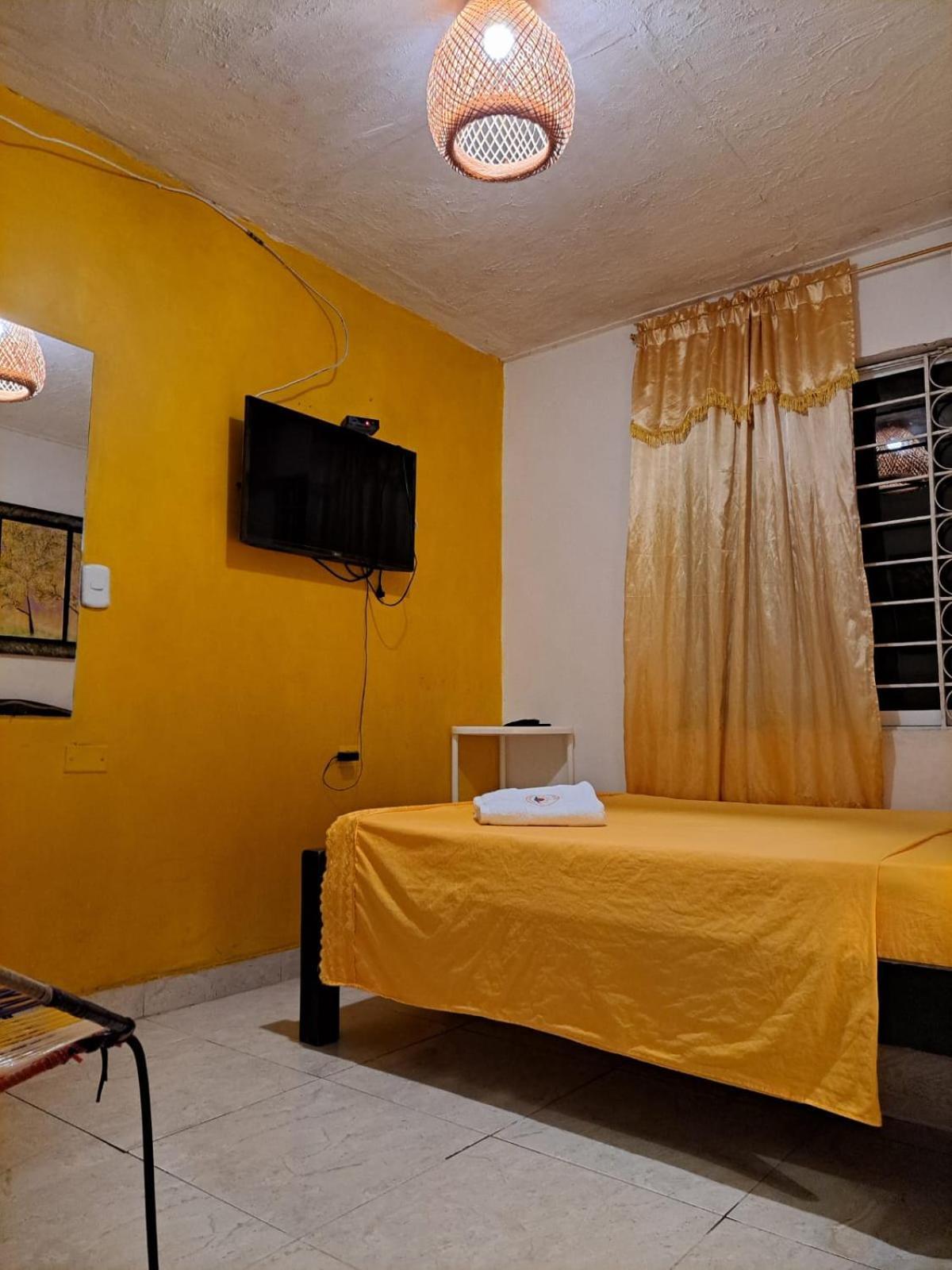 Hostel Shalom Adonai Cartagena Esterno foto