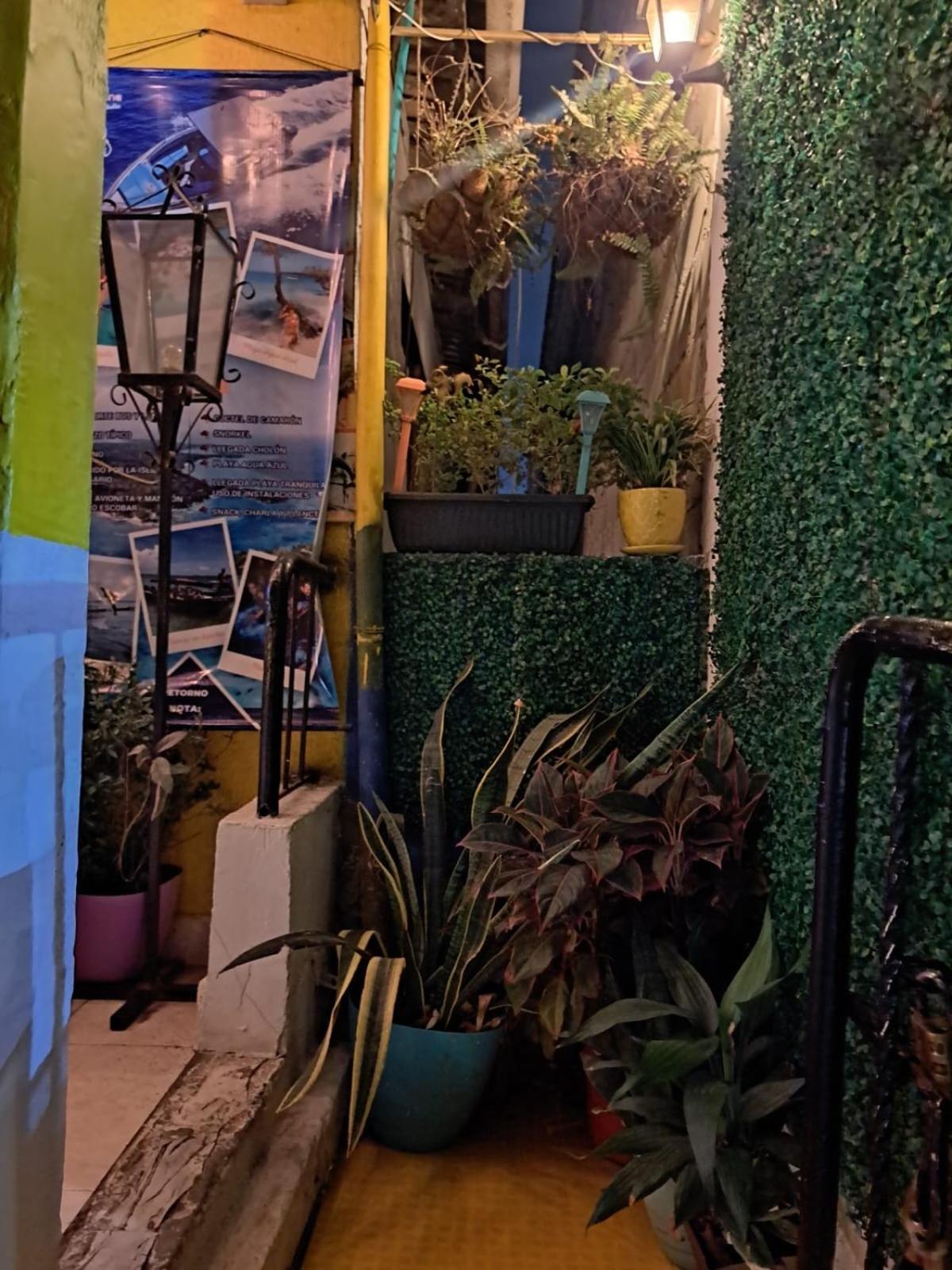 Hostel Shalom Adonai Cartagena Esterno foto