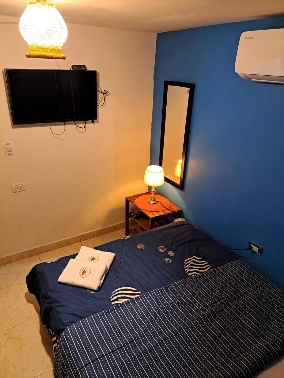 Hostel Shalom Adonai Cartagena Esterno foto
