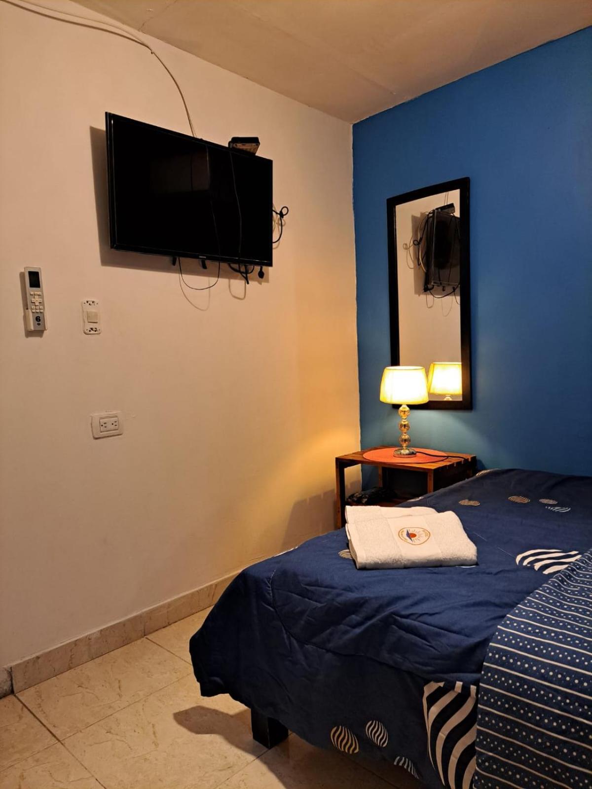 Hostel Shalom Adonai Cartagena Esterno foto