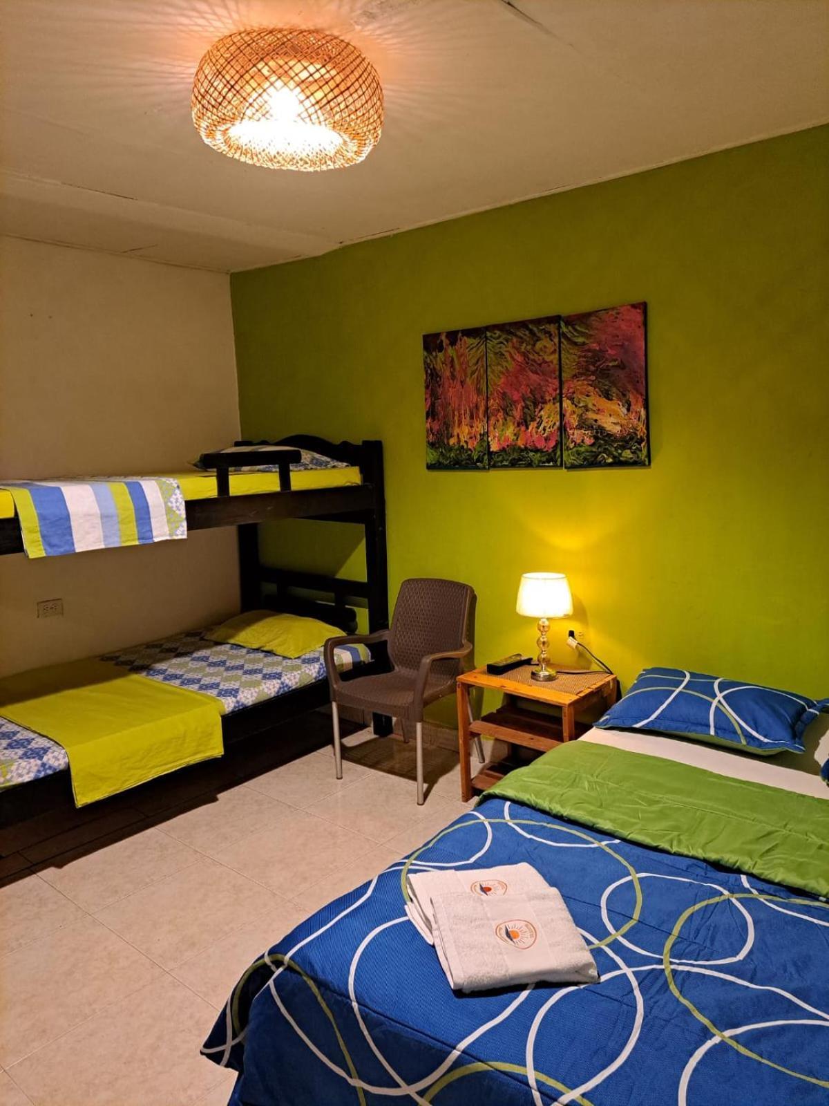 Hostel Shalom Adonai Cartagena Esterno foto