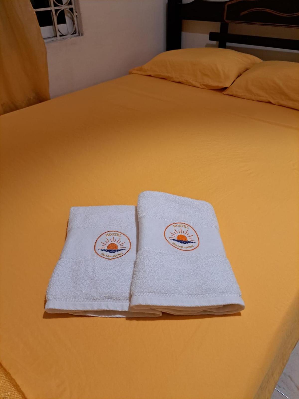 Hostel Shalom Adonai Cartagena Esterno foto