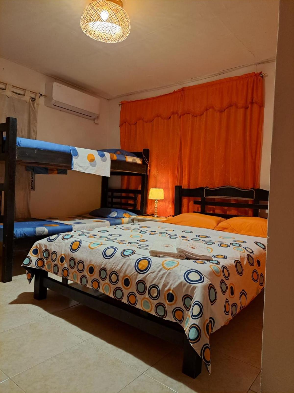 Hostel Shalom Adonai Cartagena Esterno foto